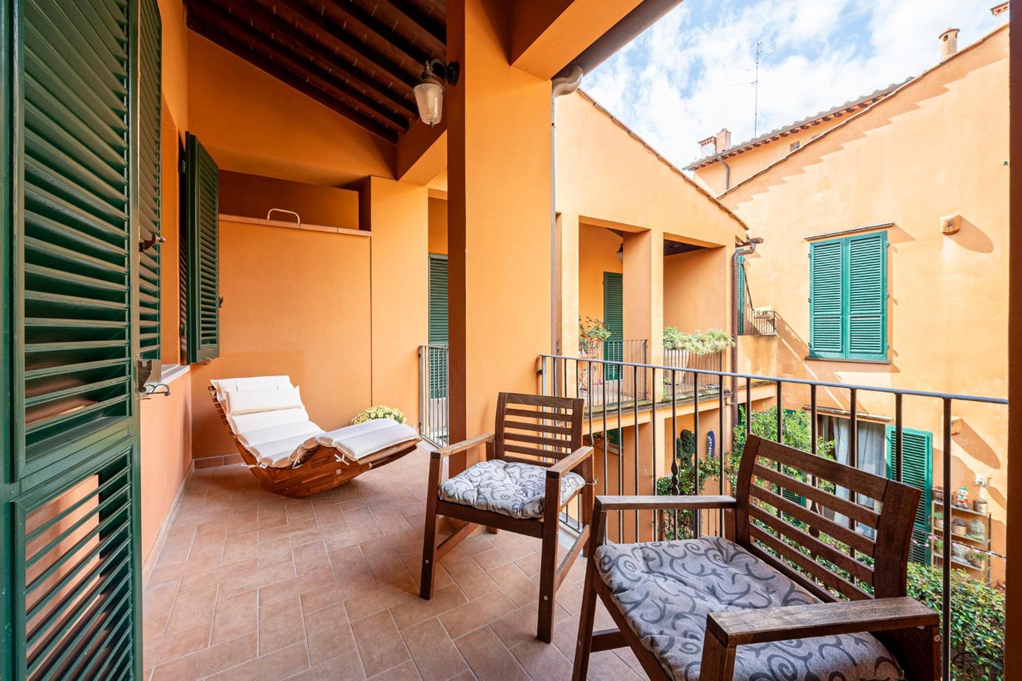 "Once Upon A Time" Cherubini Palace Thematic Apartments Free Parking Florence Exterior photo